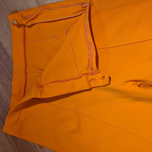 Vintage 70's bright orange stirrup pants - Picture 4 of 6